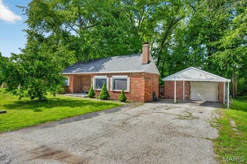 31 Fahey Place, Belleville, IL, 62220 | Card Image