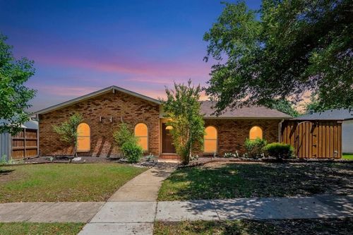 5009 Middleton Cir, The Colony, TX, 75056-2209 | Card Image