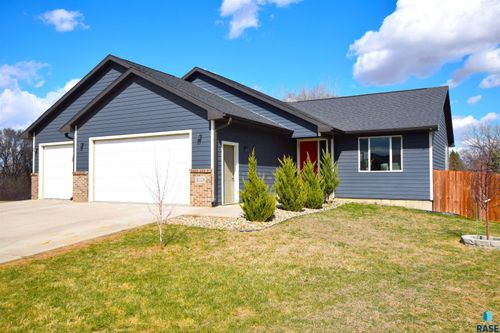 1028 N Mable Cir Circle, Sioux Falls, SD, 57103 | Card Image