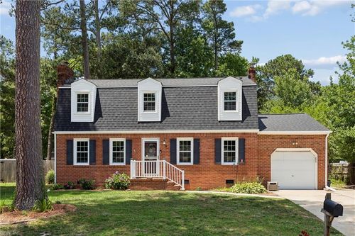 9 Hansom Dr, Poquoson, VA, 23662-1009 | Card Image