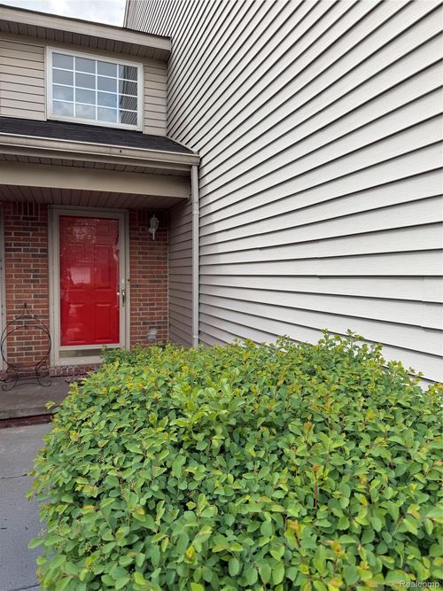 17469 Gateway Circle, Southfield, MI, 48075 | Card Image