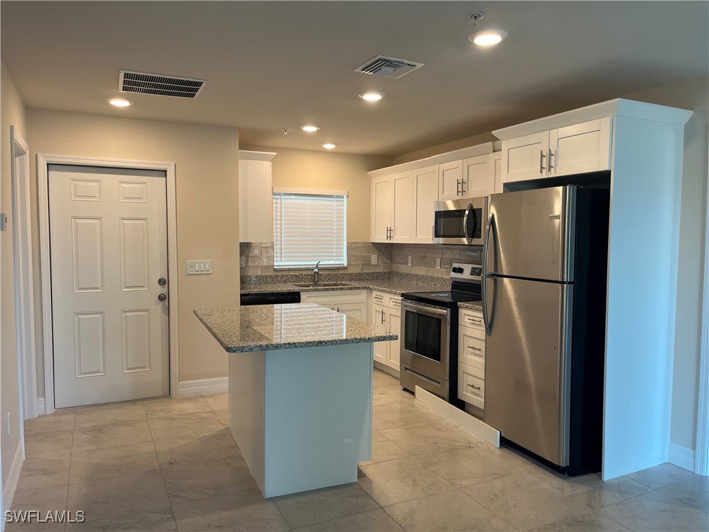 202 1625 Sw 1st Avenue, Leased in CAPE CORAL Zoocasa