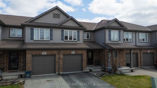 323 Silverwood Ave, Welland, ON, L3C0C5 | Card Image