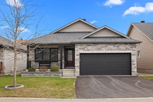 211 Mckenny Street, Mississippi Mills, ON, K0A1A0 | Card Image