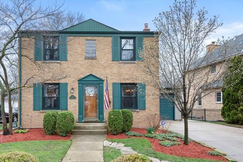 424 S Home Ave, Park Ridge, IL, 60068-3882 | Card Image