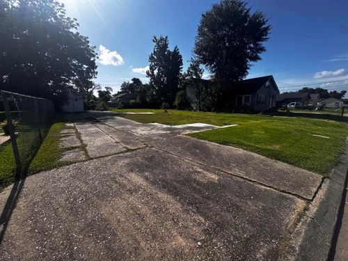 416 Antoine St, Houma, LA, 70360-4114 | Card Image