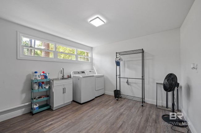 Laundry | Image 25