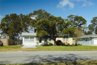 317 Roslyn Avenue, House other with 3 bedrooms, 1 bathrooms and null parking in New Smyrna Beach FL | Image 1