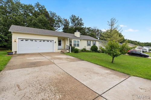 1053 Wrigley Cir, Warrenton, MO, 63383-7405 | Card Image