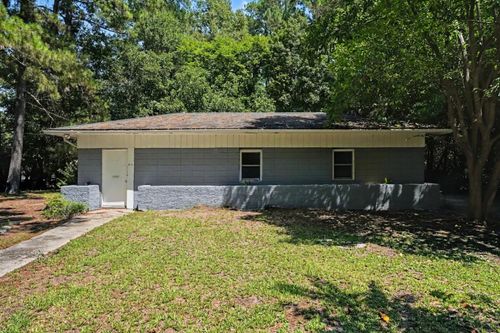 411 E Wine St, Mullins, SC, 29574-2925 | Card Image