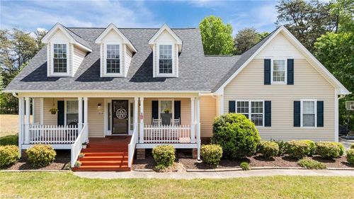 1210 Foxhaven Dr, Greensboro, NC, 27455-8340 | Card Image