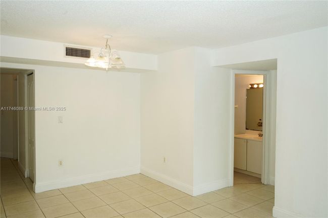 APT-301 - 4215 N University Dr, Condo with 2 bedrooms, 2 bathrooms and null parking in Sunrise FL | Image 8
