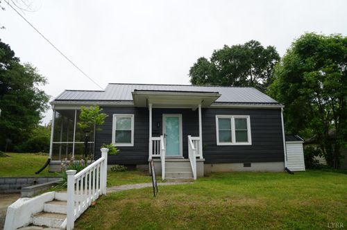 2105 Willow St, South Boston, VA, 24592-3526 | Card Image