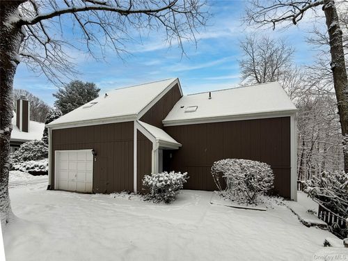 5 Grove Mews, Chappaqua, NY, 10514-3709 | Card Image