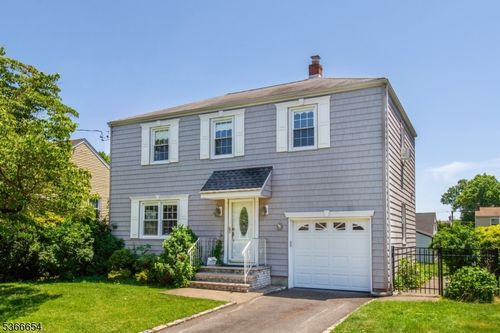 7 Meadow Ln, Verona, NJ, 07044-1811 | Card Image