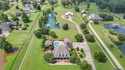 40322 Loosemoore Rd, Gonzales, LA, 70737-8130 | Card Image