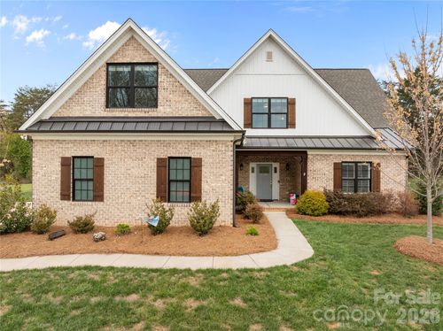 015-8463 Meadow Vista Dr, Lewisville, NC, 27023-9872 | Card Image