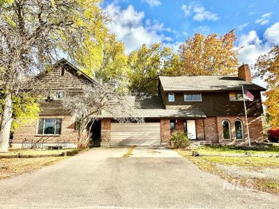 2304 N Montana Ave, Home with 7 bedrooms, 7 bathrooms and 10 parking in Caldwell ID | Image 1