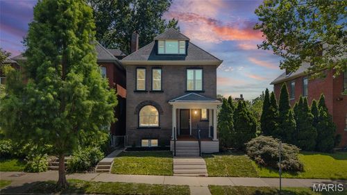 3950 Shenandoah Ave, Saint Louis, MO, 63110-4016 | Card Image