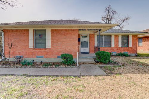 9203 Lindaro Ln, Dallas, TX, 75228-4423 | Card Image