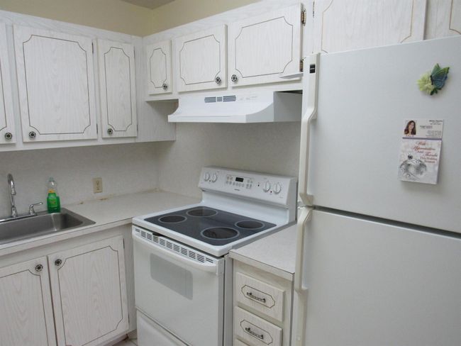 310 Brighton H, Condo with 2 bedrooms, 2 bathrooms and null parking in Boca Raton FL | Image 11