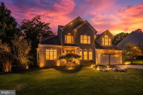 8708 Cross Chase Cir, FAIRFAX STATION, VA, 22039-3353 | Card Image