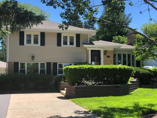 647 N Wilke Rd, Arlington Heights, IL, 60005-1044 | Card Image