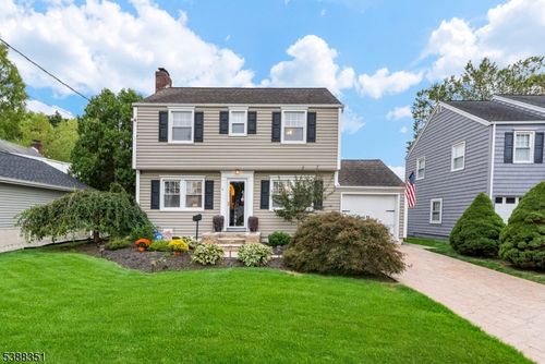 11 Greendale Rd, Clifton, NJ, 07013-3405 | Card Image