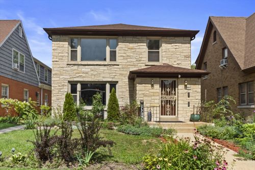 5622 W Brooklyn Pl, Milwaukee, WI, 53216-3139 | Card Image