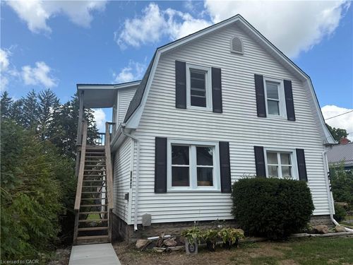 upper-272 Norfolk Ave, Delhi, ON, N4B2N3 | Card Image