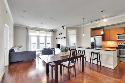 apt-318-300 St Joseph Pkwy, Houston, TX, 77002-8701 | Card Image