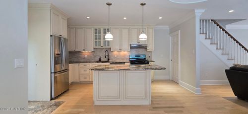 a-189 Henry St, Greenwich, CT, 06830-6075 | Card Image