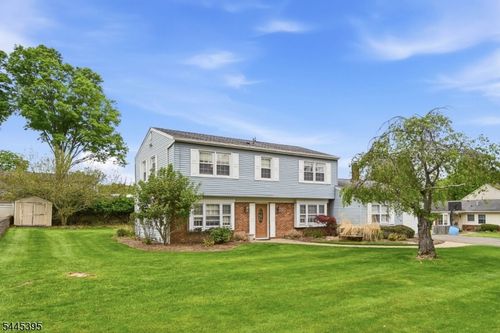 30 Whittier Ln, Oakland, NJ, 07436-3323 | Card Image