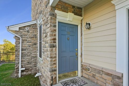 39 Forshee Cir, Montvale, NJ, 07645-1781 | Card Image