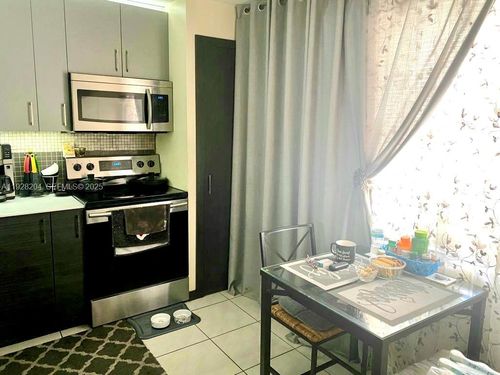 apt-205-18900 Ne 14th Ave, Miami, FL, 33179-4040 | Card Image