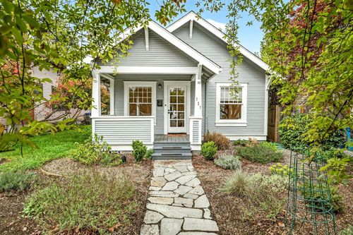 131 4th St, Ashland, OR, 97520-2041 | Card Image