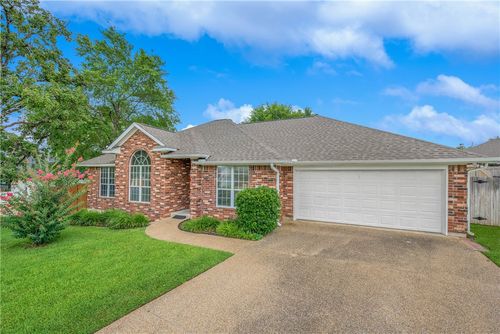 2308 Kuykendall Cir, Bryan, TX, 77808-2219 | Card Image
