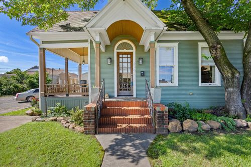 610 W Chestnut St, Denison, TX, 75020-3206 | Card Image