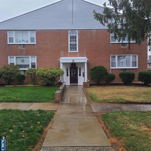 565 Grove St, Clifton, NJ, 07013-3142 | Card Image