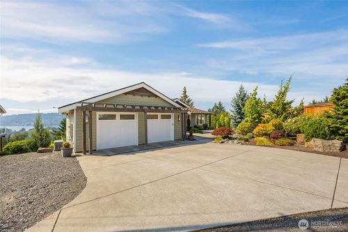 11230 Se 76th Pl, Newcastle, WA, 98056-1665 | Card Image