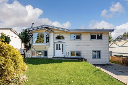 15032 Swallow Dr, Surrey, BC, V3R4X2 | Card Image