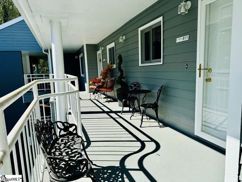 811 Northlake Dr, Anderson, SC, 29625-5315 | Card Image