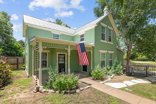 605 Schubert St, Fredericksburg, TX, 78624-3224 | Card Image