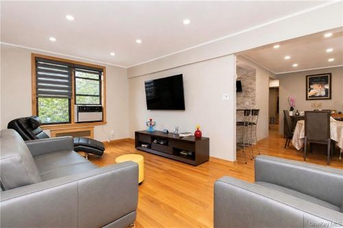2h-711 Montauk Court, New York, NY, 11235 | Card Image