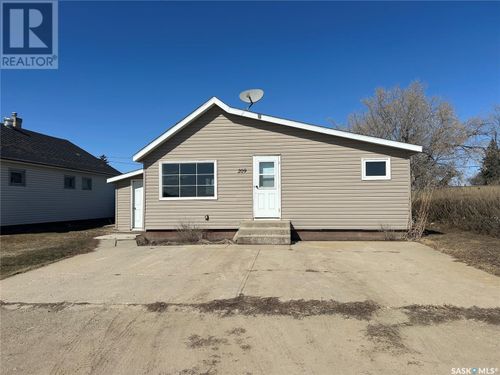 209 1 St S, Codette, SK, S0E0A5 | Card Image