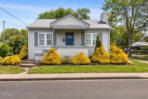 807 Weaver Pike, Bristol, TN, 37620-3718 | Card Image