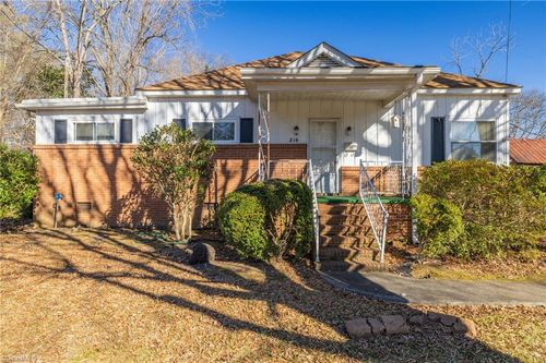 814 Martin St, Eden, NC, 27288-6412 | Card Image