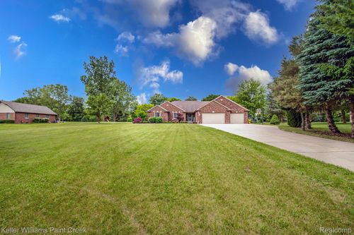 75757 Peters Dr, Bruce Twp, MI, 48065-2513 | Card Image