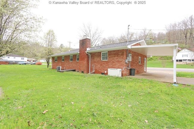 415 Midway Rd, House other with 3 bedrooms, 2 bathrooms and null parking in Alum Creek WV | Image 20