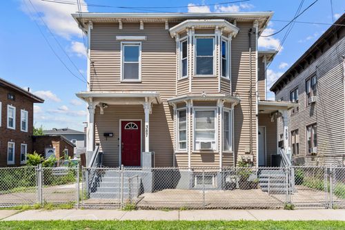 2-387 Nichols St, Bridgeport, CT, 06608-2805 | Card Image